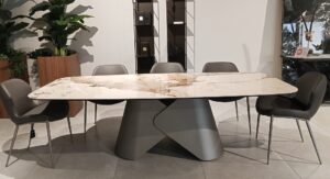 *WYPRZEDAŻ Z EKSPOZYCJI* Stół Scott Cattelan
